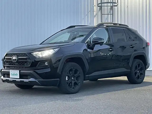 トヨタ ＲＡＶ４ アドベンチャー オフロードPKG 徳島県 2022(令4)年 1.4万km アティチュードブラックマイカ 純正9型ディスプレイオーディオ/Bluetooth/USB/バックカメラ/プリクラッシュセーフティ/レーダークルーズコントロール/レーンキープアシスト/ブラインドスポットモニター/オートハイビーム/ハーフレザーシート/シートヒーター&エアシート/D席メモリパワーシート/ステアリングヒーター/ETC/前後ドライブレコーダー/クリアランスソナー /LEDオートヘッドライト/フォグランプ/純正18インチAW/革巻きステアリング/ステアリングスイッチ/純正フロアマット/保証書/取扱説明書