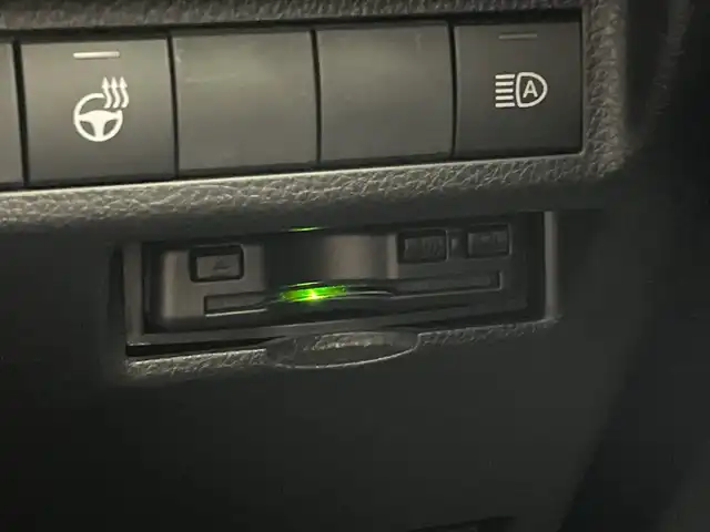 トヨタ ＲＡＶ４ アドベンチャー オフロードPKG 愛知県 2022(令4)年 1.4万km アティチュードブラックマイカ 禁煙車/純正9型ディスプレイオーディオ/（Bluetooth/USB/AM/FM/USB)/バックカメラ/トヨタセーフティセンス/・プリクラッシュセーフティ/・レーダークルーズコントロール/・レーンキープアシスト/・オートハイビーム/ブラインドスポットモニター/クリアランスソナー/ETC/前後ドライブレコーダー/ハーフレザーシート/シートヒーター&エアシート/D席メモリパワーシート/ステアリングヒーター/LEDオートヘッドライト/フロントフォグランプ/純正18インチAW/革巻きステアリング/ステアリングスイッチ/純正フロアマット/スマートキー/プッシュスタート