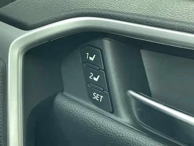 トヨタ ＲＡＶ４ アドベンチャー オフロードPKG 愛知県 2022(令4)年 1.4万km アティチュードブラックマイカ 禁煙車/純正9型ディスプレイオーディオ/（Bluetooth/USB/AM/FM/USB)/バックカメラ/トヨタセーフティセンス/・プリクラッシュセーフティ/・レーダークルーズコントロール/・レーンキープアシスト/・オートハイビーム/ブラインドスポットモニター/クリアランスソナー/ETC/前後ドライブレコーダー/ハーフレザーシート/シートヒーター&エアシート/D席メモリパワーシート/ステアリングヒーター/LEDオートヘッドライト/フロントフォグランプ/純正18インチAW/革巻きステアリング/ステアリングスイッチ/純正フロアマット/スマートキー/プッシュスタート