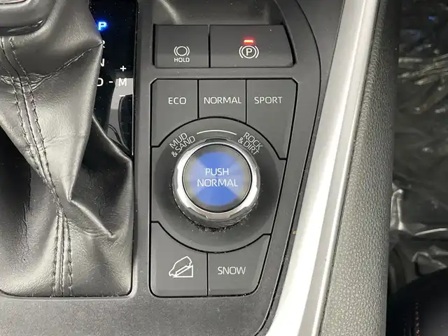 トヨタ ＲＡＶ４ アドベンチャー オフロードPKG 愛知県 2022(令4)年 1.4万km アティチュードブラックマイカ 禁煙車/純正9型ディスプレイオーディオ/（Bluetooth/USB/AM/FM/USB)/バックカメラ/トヨタセーフティセンス/・プリクラッシュセーフティ/・レーダークルーズコントロール/・レーンキープアシスト/・オートハイビーム/ブラインドスポットモニター/クリアランスソナー/ETC/前後ドライブレコーダー/ハーフレザーシート/シートヒーター&エアシート/D席メモリパワーシート/ステアリングヒーター/LEDオートヘッドライト/フロントフォグランプ/純正18インチAW/革巻きステアリング/ステアリングスイッチ/純正フロアマット/スマートキー/プッシュスタート
