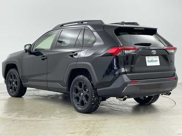 トヨタ ＲＡＶ４ アドベンチャー オフロードPKG 道央・札幌 2022(令4)年 1.4万km アティチュードブラックマイカ ・4WD/・純正ディスプレイオーディオ/・BT&USB&Miracast/・バックカメラ/・レーダークルーズコントロール/・衝突被害軽減ブレーキ/・ブラインドスポットモニター/・レザーシート/・D席メモリ機能付パワーシート/・前席シートヒーター&ベンチレーション/・ステアリングヒーター/・社外ドライブレコーダー前後/・ETC/・クリアランスソナー/・LEDヘッドライト/・オートライト/・オートマチックハイビーム/・スマートキー/・スペアキー