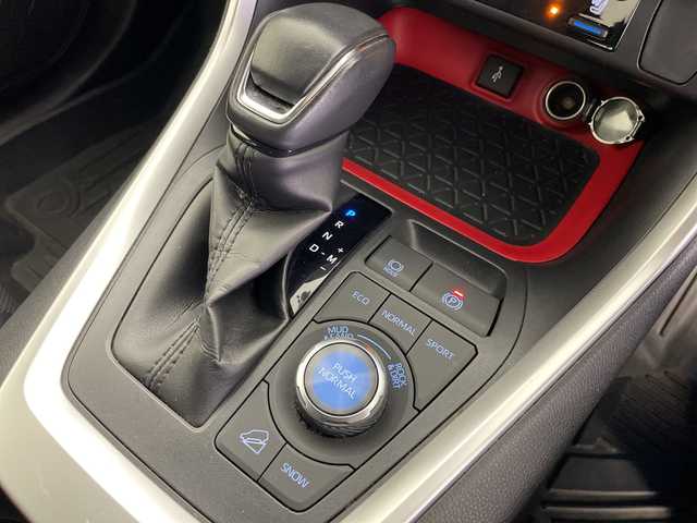 トヨタ ＲＡＶ４ アドベンチャー オフロードPKG 道央・札幌 2022(令4)年 1.4万km アティチュードブラックマイカ ・4WD/・純正ディスプレイオーディオ/・BT&USB&Miracast/・バックカメラ/・レーダークルーズコントロール/・衝突被害軽減ブレーキ/・ブラインドスポットモニター/・レザーシート/・D席メモリ機能付パワーシート/・前席シートヒーター&ベンチレーション/・ステアリングヒーター/・社外ドライブレコーダー前後/・ETC/・クリアランスソナー/・LEDヘッドライト/・オートライト/・オートマチックハイビーム/・スマートキー/・スペアキー