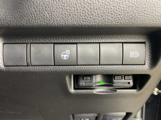 トヨタ ＲＡＶ４ アドベンチャー オフロードPKG 道央・札幌 2022(令4)年 1.4万km アティチュードブラックマイカ ・4WD/・純正ディスプレイオーディオ/・BT&USB&Miracast/・バックカメラ/・レーダークルーズコントロール/・衝突被害軽減ブレーキ/・ブラインドスポットモニター/・レザーシート/・D席メモリ機能付パワーシート/・前席シートヒーター&ベンチレーション/・ステアリングヒーター/・社外ドライブレコーダー前後/・ETC/・クリアランスソナー/・LEDヘッドライト/・オートライト/・オートマチックハイビーム/・スマートキー/・スペアキー