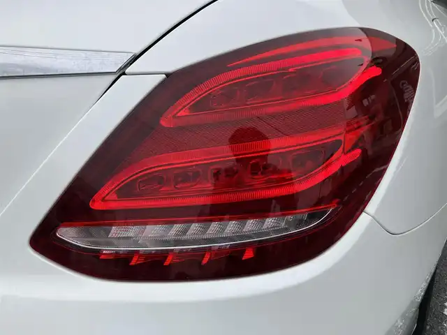 メルセデス・ベンツ Ｃ１８０ アバンギャルド 三重県 2014(平26)年 3.8万km 白 ♪走行37887km/♪ターボ/PRE-SAFEブレーキ/レーンキープアシスト/ブラインドスポットアシスト/アテンションアシスト/コーナーセンサー/ディストロニックプラス/スマートキー×2/プッシュスタート/ハーフレザーシート/前席シートヒーター/パワーシート/純正メーカーナビ/・6連チェンジャー(CD/DVD)/・DTV・SD・USB/・Bluetoothオーディオ/・バックカメラ/アイドリングストップ/アンビエントライト/イージーエントリー/純正17インチAW/LEDヘッドライト/リアフォグライト/オートライト/ウィンカーミラー/オートリトラクタブルミラー/革巻ステアリング/ステアリングスイッチ/パドルシフト/プライバシーガラス/フロアマット/ETC/サイド/カーテン/ニーエアバック