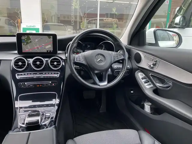 メルセデス・ベンツ Ｃ１８０ アバンギャルド 三重県 2014(平26)年 3.8万km 白 ♪走行37887km/♪ターボ/PRE-SAFEブレーキ/レーンキープアシスト/ブラインドスポットアシスト/アテンションアシスト/コーナーセンサー/ディストロニックプラス/スマートキー×2/プッシュスタート/ハーフレザーシート/前席シートヒーター/パワーシート/純正メーカーナビ/・6連チェンジャー(CD/DVD)/・DTV・SD・USB/・Bluetoothオーディオ/・バックカメラ/アイドリングストップ/アンビエントライト/イージーエントリー/純正17インチAW/LEDヘッドライト/リアフォグライト/オートライト/ウィンカーミラー/オートリトラクタブルミラー/革巻ステアリング/ステアリングスイッチ/パドルシフト/プライバシーガラス/フロアマット/ETC/サイド/カーテン/ニーエアバック