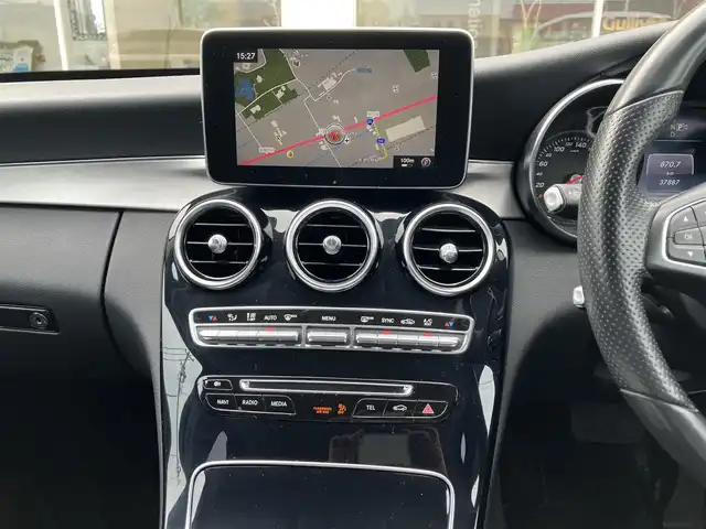メルセデス・ベンツ Ｃ１８０ アバンギャルド 三重県 2014(平26)年 3.8万km 白 ♪走行37887km/♪ターボ/PRE-SAFEブレーキ/レーンキープアシスト/ブラインドスポットアシスト/アテンションアシスト/コーナーセンサー/ディストロニックプラス/スマートキー×2/プッシュスタート/ハーフレザーシート/前席シートヒーター/パワーシート/純正メーカーナビ/・6連チェンジャー(CD/DVD)/・DTV・SD・USB/・Bluetoothオーディオ/・バックカメラ/アイドリングストップ/アンビエントライト/イージーエントリー/純正17インチAW/LEDヘッドライト/リアフォグライト/オートライト/ウィンカーミラー/オートリトラクタブルミラー/革巻ステアリング/ステアリングスイッチ/パドルシフト/プライバシーガラス/フロアマット/ETC/サイド/カーテン/ニーエアバック