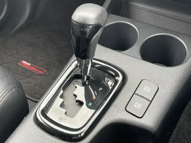トヨタ ハイラックス Z ブラックラリーエディション 佐賀県 2020(令2)年 4.2万km クリムゾンスパークレッドM トヨタセーフティセンス/　レーダークルーズコントロール/　レーンディパーチャーアラート/　プリクラッシュセーフティ/　ロードサインアシスト/　先行車発進お知らせ機能/純正SDナビ/　CD　SD　AUX　BT/バックカメラ/D＋N席シートヒーター/革巻きステアリング/ステアリングリモコン/TRDスポーツバー/TRDアンダーカバー/TRDフロアマット/ベッドライナー/純正18インチアルミホイール/純正LEDヘッドライト/フォグライト/プッシュスタート/スマートキー