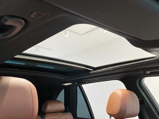 ＢＭＷ Ｘ５ xDrive 35d Mスポーツ 宮城県 2014(平26)年 9.4万km サファイアブラックP 4WD/ターボ/サンルーフ/ディーゼル/純正HDDナビ/バックカメラ/フルセグTV/CD/DVD/Bluetooth接続/衝突被害軽減システム/クルーズコントロール/レーンキープアシスト/コーナーセンサー前後/パドルシフト/ホールドブレーキ/電動リアゲート/3列シート/オットマン/レザーシート/シートメモリー/パワーシート/ルーフレール/LEDヘッドライト/オートライト/USB入力端子/純正ETC/純正アルミホイール/純正フロアマット