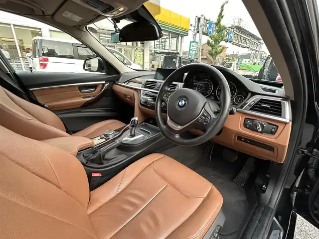 ＢＭＷ ３２０ｄ ラグジュアリー 東京都 2016(平28)年 8.4万km サファイアブラックP 前後ドライブレコーダー/レーンディバーチャーウォーニング/レザーシート/パワーシート/シートメモリー/シートヒーター/ミラー型ETC/アダプティブクルーズコントロール/LEDヘッドライト/フォグランプ/オートライト/コーナーセンサー/プッシュスタート/スマートキー×2/アイドリングストップ/横すべり防止/フロアマット