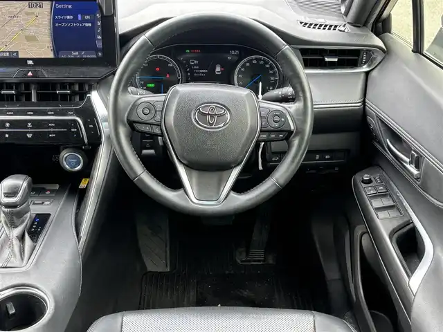 トヨタ ハリアー ハイブリッド Z レザーパッケージ 福岡県 2020(令2)年 7.7万km ホワイトパールクリスタルシャイン 12.3インチJBL純正ディスプレイオーディオ/・AppleCarPlay/・バックカメラ/・フルセグTV/・Bluetooth/・AUX/JBLサウンドスピーカー/プリクラッシュセーフティ/クリアランスソナー/ブラインドスポットモニター/リアクロストラフィックアラート/レーンキープアシスト/クルーズコントロール(追従有)/カーテンエアバッグ/ETC2.0/LEDオートライト/オートマチックハイビーム/レザーシート(シートヒーター、エアシート)/本革ステアリング(ステリングヒーター)/純正19インチアルミホイール/純正フロアマット