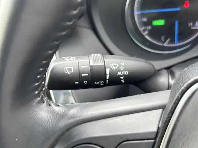 トヨタ ハリアー ハイブリッド Z レザーパッケージ 福岡県 2020(令2)年 7.7万km ホワイトパールクリスタルシャイン 12.3インチJBL純正ディスプレイオーディオ/・AppleCarPlay/・バックカメラ/・フルセグTV/・Bluetooth/・AUX/JBLサウンドスピーカー/プリクラッシュセーフティ/クリアランスソナー/ブラインドスポットモニター/リアクロストラフィックアラート/レーンキープアシスト/クルーズコントロール(追従有)/カーテンエアバッグ/ETC2.0/LEDオートライト/オートマチックハイビーム/レザーシート(シートヒーター、エアシート)/本革ステアリング(ステリングヒーター)/純正19インチアルミホイール/純正フロアマット
