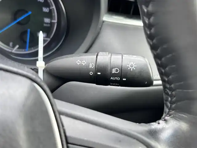 トヨタ ハリアー ハイブリッド Z レザーパッケージ 福岡県 2020(令2)年 7.7万km ホワイトパールクリスタルシャイン 12.3インチJBL純正ディスプレイオーディオ/・AppleCarPlay/・バックカメラ/・フルセグTV/・Bluetooth/・AUX/JBLサウンドスピーカー/プリクラッシュセーフティ/クリアランスソナー/ブラインドスポットモニター/リアクロストラフィックアラート/レーンキープアシスト/クルーズコントロール(追従有)/カーテンエアバッグ/ETC2.0/LEDオートライト/オートマチックハイビーム/レザーシート(シートヒーター、エアシート)/本革ステアリング(ステリングヒーター)/純正19インチアルミホイール/純正フロアマット