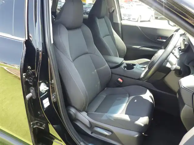 トヨタ ハリアー S 千葉県 2022(令4)年 5.3万km ブラック Toyota Safety Sense/・プリクラッシュセーフティ/・レーンディパーチャーアラート/・オートハイビーム/・レーダークルーズコントロール/純正コネクティッドナビ/【Bluetooth接続】/バックカメラ/ドライブレコーダー/革巻きステアリング/ステアリングスイッチ/ETC/LEDヘッドライト/ウインカーミラー/クリアランスソナー/純正17インチアルミホイル/サイド/カーテンエアバッグ/スマートキー