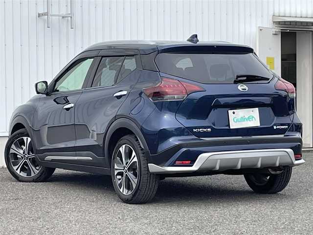 日産 キックス X ツートーンインテリアED 熊本県 2022(令4)年 1.4万km ダークブルー 純正9インチメモリーナビ/・CD/DVD/SD/USB/BT/・フルセグTV/インテリジェントアラウンドビューモニター/・バック/フロント/サイド/360°セーフティーアシスト/・プロパイロット/・車線逸脱警報/・車線逸脱防止支援システム/・インテリジェントエマージェンシーブレーキ/・ふらつき警報/・コーナリングスタビリティ/・オートマチックハイビーム/・インテリジェントルームミラー/前後コーナーセンサー/レザーシート/・D/N席シートヒーター/LEDオートライト/・フォグランプ/・ヘッドライトレベライザー/ドアバイザー/ルーフレール/革巻きステアリング/・ステアリングリモコン/・ステアリングヒーター/電動パーキングブレーキ/・オートブレーキホールド/純正アルミホイール/社外フロアマット/スマートキー×2/純正ドライブレコーダー（前方）/ETC/禁煙車