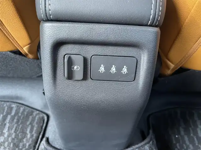日産 キックス X ツートーンインテリアED 熊本県 2022(令4)年 1.4万km ダークブルー 純正9インチメモリーナビ/・CD/DVD/SD/USB/BT/・フルセグTV/インテリジェントアラウンドビューモニター/・バック/フロント/サイド/360°セーフティーアシスト/・プロパイロット/・車線逸脱警報/・車線逸脱防止支援システム/・インテリジェントエマージェンシーブレーキ/・ふらつき警報/・コーナリングスタビリティ/・オートマチックハイビーム/・インテリジェントルームミラー/前後コーナーセンサー/レザーシート/・D/N席シートヒーター/LEDオートライト/・フォグランプ/・ヘッドライトレベライザー/ドアバイザー/ルーフレール/革巻きステアリング/・ステアリングリモコン/・ステアリングヒーター/電動パーキングブレーキ/・オートブレーキホールド/純正アルミホイール/社外フロアマット/スマートキー×2/純正ドライブレコーダー（前方）/ETC/禁煙車