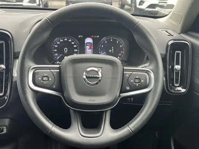 ボルボ ＸＣ４０ B4 モメンタム 静岡県 2021(令3)年 3.9万km アイスホワイト アダプティブクルーズコントロール/純正ナビ/（フルセグ/Bluetooth/USB)/CarPlay /360°カメラ/レーンキープアシスト/BLIS/クロストラフィックアラート/シートヒーター/パワーシート/ステアリングヒーター/メモリーシート/オートホールド機能/ワンオーナー/LEDヘッドライト/フォグランプ/電動リアゲート/前後クリアランスソナー/純正18インチアルミホイール/ETC/純正フロアマット