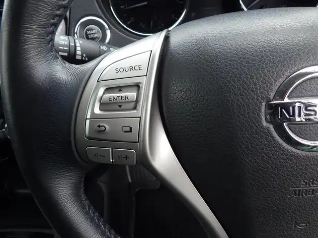 日産 エクストレイル 20X エマージェンシーブレーキ 千葉県 2015(平27)年 5.2万km ブリリアントホワイトパール エマージェンシーブレーキ/カブロンシート/前席シートヒーター/純正SDナビ/地デジTV/アラウンドビューモニター/ドライブレコーダー（ZDR-012）/ETC/ウインカーミラー/コーナーセンサー/純正17インチアルミホイル/インテリジェントキー