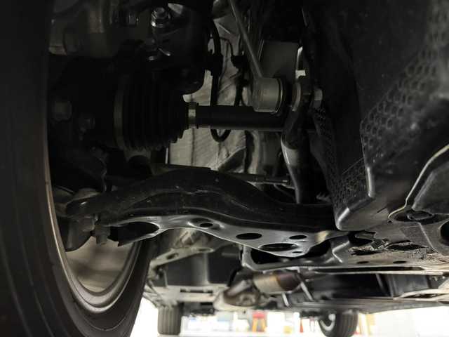 トヨタ ヴォクシー ハイブリッド S－Z 三重県 2024(令6)年 0.4万km ホワイトパールクリスタルシャイン ハイブリッド/FF/MTモード付インパネCVT/純正 10.5インチ『ディスプレイオーディオplus』（ナビ機能搭載）/（AM/FM/CD/DVD/USB/Miracast/Bluetooth/CarPlay/AndroidAuto）/純正 14インチ 後席用OLEDフリップダウンディスプレイ V14T-R72R/バックガイドモニター/モデリスタエアロ（F/S/R下）/両側パワースライドドア/ビルトイン ETC2.0/Toyota Safety Sense/・プリクラッシュセーフティ［PCS］/・レーンディパーチャーアラート［LDA］/・レーダークルーズ/・オートハイビーム［AHB］/・クリアランスソナー/・パーキングサポートブレーキ［PKSB］（静止物）/・ロードサインアシスト［RSA］/・発進遅れ告知機能［TMN］/・プロアクティブドライビングアシスト［PDA］/装備/・ハーフレザーシート/・シートヒーター（D/N）/・左右独立オートエアコン/・リヤオートエアコン/・オートライト/・LED ヘッドランプ（リフレクター式）＋クリアランスランプ/・電子パーキングブレーキ＋ブレーキホールド/・プッシュスタート/・純正17inAW/・保/取/ナビ取/・スマートキーx2/・応急用スペアタイヤ/など