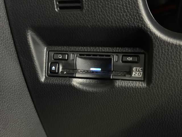 トヨタ ヴォクシー ハイブリッド S－Z 三重県 2024(令6)年 0.4万km ホワイトパールクリスタルシャイン ハイブリッド/FF/MTモード付インパネCVT/純正 10.5インチ『ディスプレイオーディオplus』（ナビ機能搭載）/（AM/FM/CD/DVD/USB/Miracast/Bluetooth/CarPlay/AndroidAuto）/純正 14インチ 後席用OLEDフリップダウンディスプレイ V14T-R72R/バックガイドモニター/モデリスタエアロ（F/S/R下）/両側パワースライドドア/ビルトイン ETC2.0/Toyota Safety Sense/・プリクラッシュセーフティ［PCS］/・レーンディパーチャーアラート［LDA］/・レーダークルーズ/・オートハイビーム［AHB］/・クリアランスソナー/・パーキングサポートブレーキ［PKSB］（静止物）/・ロードサインアシスト［RSA］/・発進遅れ告知機能［TMN］/・プロアクティブドライビングアシスト［PDA］/装備/・ハーフレザーシート/・シートヒーター（D/N）/・左右独立オートエアコン/・リヤオートエアコン/・オートライト/・LED ヘッドランプ（リフレクター式）＋クリアランスランプ/・電子パーキングブレーキ＋ブレーキホールド/・プッシュスタート/・純正17inAW/・保/取/ナビ取/・スマートキーx2/・応急用スペアタイヤ/など