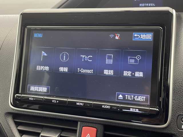 トヨタ ヴォクシー X 千葉県 2017(平29)年 4.7万km ブラック 純正ナビ/後席モニター/片側パワースライドドア/アイドリングストップ/ビルトインＥＴＣ/ステアリングスイッチ/オートライト/横滑防止/純正フロアマット/ウィンカーミラー