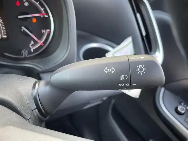 トヨタ ヴォクシー S－Z 熊本県 2022(令4)年 3.4万km ホワイトパールクリスタルシャイン 純正ディスプレイオーディオ/・ナビキット/・AM/FM/CD/DVD/BT/HDMI/・アップルカープレイ/アンドロイドオート/・フルセグTV/・バックカメラ/後席モニター/トヨタセーフティセンス/・プリクラッシュセーフティ/・レーンディパーチャーアラート/・レーダークルーズコントロール/・アダプティブハイビームシステム/・ロードサインアシスト/・パーキングサポートブレーキ/革巻きステアリング/・ステアリングスイッチ/両側電動スライドドア/ETC2.0/ハーフレザーシート/前席シートヒーター/電動パーキングブレーキ/オートホールド/電動格納ミラー/・ウインカーミラー/社外フロアマット/ドアバイザー/ヘッドライトレベライザー/社外アルミホイール/プッシュスタート/・スペアキー