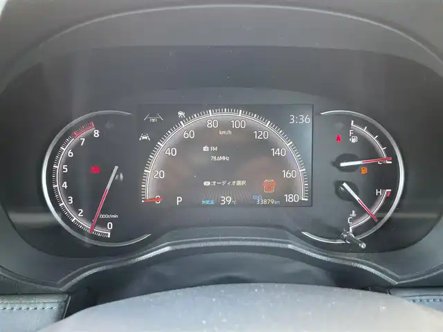 トヨタ ヴォクシー S－Z 熊本県 2022(令4)年 3.4万km ホワイトパールクリスタルシャイン 純正ディスプレイオーディオ/・ナビキット/・AM/FM/CD/DVD/BT/HDMI/・アップルカープレイ/アンドロイドオート/・フルセグTV/・バックカメラ/後席モニター/トヨタセーフティセンス/・プリクラッシュセーフティ/・レーンディパーチャーアラート/・レーダークルーズコントロール/・アダプティブハイビームシステム/・ロードサインアシスト/・パーキングサポートブレーキ/革巻きステアリング/・ステアリングスイッチ/両側電動スライドドア/ETC2.0/ハーフレザーシート/前席シートヒーター/電動パーキングブレーキ/オートホールド/電動格納ミラー/・ウインカーミラー/社外フロアマット/ドアバイザー/ヘッドライトレベライザー/社外アルミホイール/プッシュスタート/・スペアキー
