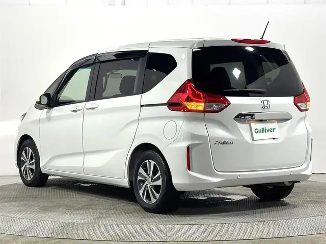 ホンダ フリード G 大阪府 2022(令4)年 0.9万km プラチナホワイトパール ホンダセンシング 社外ナビTV Bカメラ ETC ハーフレザー シートヒーター 両側パワースライドドア 衝突軽減 レーダーC レーンアシスト スマートキー Pスタート 前後ドラレコ ワンオーナー