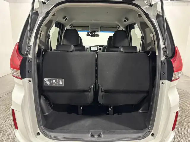 ホンダ フリード G 大阪府 2022(令4)年 0.9万km プラチナホワイトパール ホンダセンシング 社外ナビTV Bカメラ ETC ハーフレザー シートヒーター 両側パワースライドドア 衝突軽減 レーダーC レーンアシスト スマートキー Pスタート 前後ドラレコ ワンオーナー