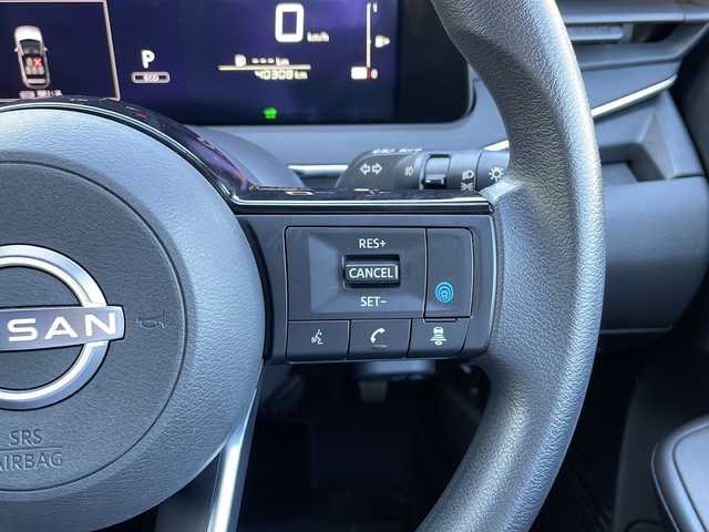 日産 ノート X 山口県 2021(令3)年 4.1万km ガーネットレッド 純正9インチメモリナビ【259156XJ0A】/・フルセグテレビ/・Bluetooth/・Android　Auto/・USB/・HDMI/・AM/FM/ETC2.0/前方ドライブレコーダー/プッシュスタート/スマートキー/アラウンドビューモニター/電動パーキングブレーキ/プロパイロット/スマートルームミラー/LEDヘッドライト/おくだけ充電/タイプC入力端子/シガーソケット/安全装備/・ヒルスタートアシスト/・インテリジェント エマージェンシーブレーキ/・踏み間違い衝突防止アシスト/・標識検知機能/・インテリジェント FCW（前方衝突予測警報）/・LDW（車線逸脱警報）/・インテリジェント DA（ふらつき警報）/・インテリジェント LI （車線逸脱防止支援システム）/・エマージェンシーストップシグナル/・インテリジェント BSI（後側方衝突防止支援システム）/・BSW（後側方車両検知警報）/・RCTA（後退時車両検知警報）/・車両接近通報装置/・イモビライザー