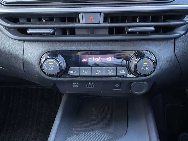 日産 ノート X 山口県 2021(令3)年 4.1万km ガーネットレッド 純正9インチメモリナビ【259156XJ0A】/・フルセグテレビ/・Bluetooth/・Android　Auto/・USB/・HDMI/・AM/FM/ETC2.0/前方ドライブレコーダー/プッシュスタート/スマートキー/アラウンドビューモニター/電動パーキングブレーキ/プロパイロット/スマートルームミラー/LEDヘッドライト/おくだけ充電/タイプC入力端子/シガーソケット/安全装備/・ヒルスタートアシスト/・インテリジェント エマージェンシーブレーキ/・踏み間違い衝突防止アシスト/・標識検知機能/・インテリジェント FCW（前方衝突予測警報）/・LDW（車線逸脱警報）/・インテリジェント DA（ふらつき警報）/・インテリジェント LI （車線逸脱防止支援システム）/・エマージェンシーストップシグナル/・インテリジェント BSI（後側方衝突防止支援システム）/・BSW（後側方車両検知警報）/・RCTA（後退時車両検知警報）/・車両接近通報装置/・イモビライザー