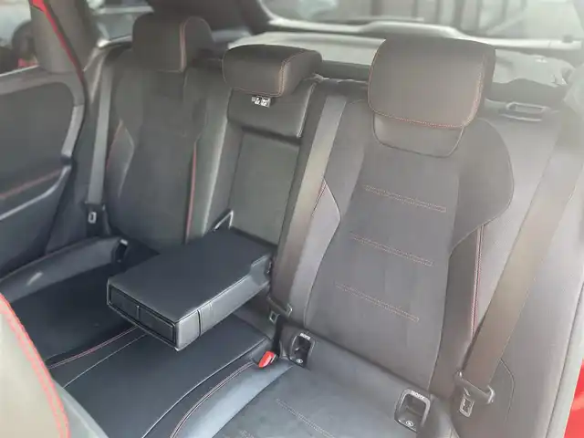 メルセデス・ベンツ Ｂ２００ｄ AMGライン 千葉県 2020(令2)年 5.4万km ジュピターレッド レーダーセーフティパッケージ/運転席&助手席メモリーパワーシート/シートヒーター/純正HDDナビ/バックカメラ/地デジ/Bluetooth/パワーバックドア/純正18インチAW/LEDライト/ハーフレザーシート/ワイヤレス充電