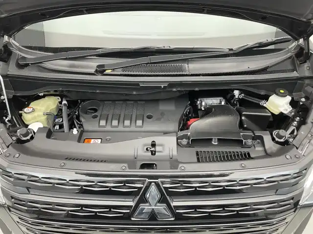 三菱 デリカＤ：５ シャモニー 滋賀県 2025(令7)年 0.1千km 黒 届出済み未使用車/全方位カメラ/両側パワースライドドア/ハーフレザーシート/追従クルーズコントロール/ブラインドスポットモニタリング/LEDヘッドライト/オートマチックハイビーム/D席パワーシート/D/Nシートヒーター/ステアリングヒーター/パワーバックドア/AC100V電源/電動パーキングブレーキ/オートブレーキホールド/パドルシフト/プッシュスタート/スマートキー/ステアリングリモコン