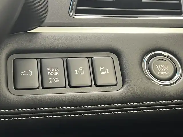 三菱 デリカＤ：５ シャモニー 滋賀県 2025(令7)年 0.1千km 黒 届出済み未使用車/全方位カメラ/両側パワースライドドア/ハーフレザーシート/追従クルーズコントロール/ブラインドスポットモニタリング/LEDヘッドライト/オートマチックハイビーム/D席パワーシート/D/Nシートヒーター/ステアリングヒーター/パワーバックドア/AC100V電源/電動パーキングブレーキ/オートブレーキホールド/パドルシフト/プッシュスタート/スマートキー/ステアリングリモコン