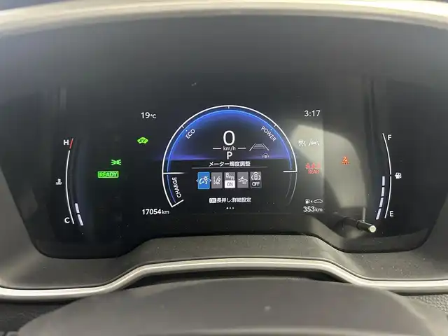 トヨタ カローラツーリング ハイブリッド G 道央・札幌 2024(令6)年 1.7万km プラチナホワイトパールマイカ ・４WD/・純正ディスプレイオーディオナビ/　BT/USB/フルセグ/・バックカメラ/・ビルトインETC/・トヨタセーフティセンス/・プリクラッシュセーフティ/・レーダークルーズコントロール/・クリアランスソナー/・オートハイビーム/・レーンディパーチャーアラート/・ブラインドスポットモニター/・プロアクティブドライビングアシスト/・リヤクロストラフィックアラート/・パーキングサポートブレーキ/・ロードサインアシスト/・LEDヘッドライト/・フォグライト/・オートライト/・フロアマット/・プッシュスタート/・スマートキー