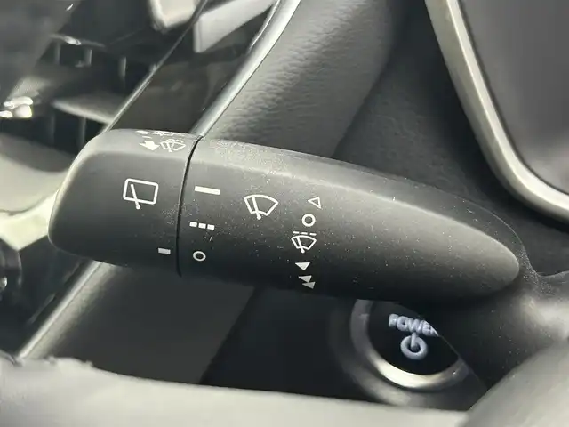 トヨタ カローラツーリング ハイブリッド G 道央・札幌 2024(令6)年 1.7万km プラチナホワイトパールマイカ ・４WD/・純正ディスプレイオーディオナビ/　BT/USB/フルセグ/・バックカメラ/・ビルトインETC/・トヨタセーフティセンス/・プリクラッシュセーフティ/・レーダークルーズコントロール/・クリアランスソナー/・オートハイビーム/・レーンディパーチャーアラート/・ブラインドスポットモニター/・プロアクティブドライビングアシスト/・リヤクロストラフィックアラート/・パーキングサポートブレーキ/・ロードサインアシスト/・LEDヘッドライト/・フォグライト/・オートライト/・フロアマット/・プッシュスタート/・スマートキー