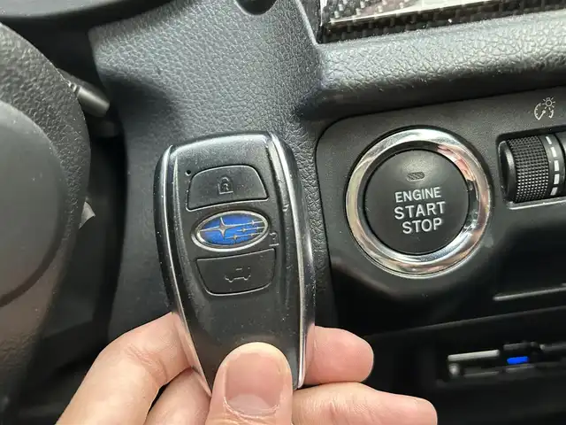 スバル ＷＲＸ Ｓ４ 2．0GT‐S アイサイト 埼玉県 2017(平29)年 8.4万km WRブルーパール 登録時83811km/4WD/純正ナビ（フルセグTV/AM/FM/BT）/アイサイト/・衝突軽減ブレーキ/・車線逸脱警報機能/・クルーズコントロール（追従有）/・レーンキープアシスト/ブラインドスポットモニター/バックカメラ/左前サイドカメラ/ハーフレザー/ETC/パドルシフト/MT付きAT/純正LEDヘッドライト/D＋Nパワーシート/純正18インチアルミホイール/純正フロアマット/電動パーキングブレーキ/ドアバイザー/ステアリングスイッチ/スマートキー/プッシュスタート/スペアキー1本/電動格納ミラー/保証書/車両/ナビ取扱説明書