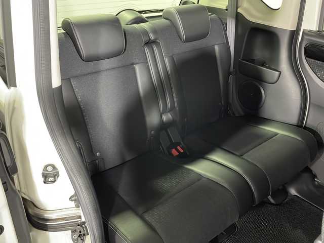 ホンダ Ｎ ＢＯＸ カスタム G ターボ Lパッケージ 広島県 2016(平28)年 4.2万km プレミアムホワイトパールⅡ 純正8型ナビ（DVD/Bluetooth/フルセグTV）/両側パワースライドドア/バックカメラ/衝突軽減ブレーキ/誤発進抑制機能/クルーズコントロール/HIDヘッドランプ/オートライト/パドルシフト/ステアリングスイッチ/ハーフレザーシート/純正15インチAW/ビルトインETC/ドライブレコーダー/スマートキー