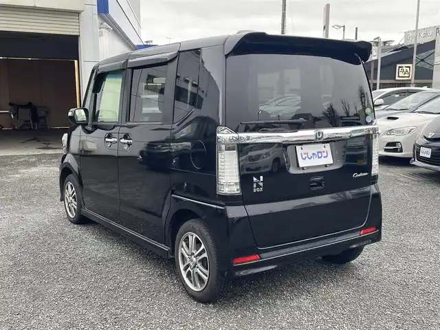 ホンダ Ｎ ＢＯＸ カスタム SSパッケージ 神奈川県 2014(平26)年 10.1万km スマートブラック (株)IDOMが運営する【じしゃロン秦野店】の自社ローン専用車両になります。こちらは現金またはオートローンご利用時の価格です。自社ローンご希望の方は別途その旨お申付け下さい/純正SDナビ／Ｂｌｕｅｔｏｏｔｈ／フルセグＴＶ／ＣＤ／ＤＶＤ/バックカメラ/ＥＴＣ/両側パワースライドドア/衝突軽減ブレーキ/スマートキー/プッシュエンジンスタート/ＨＩＤ/オートライト/純正フロアマット/純正アルミホイール