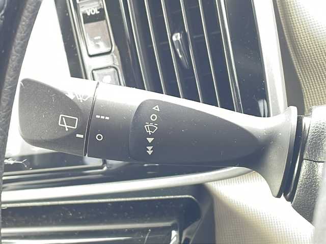 ダイハツ ムーヴ キャンバス X ブラックアクセント リミテッド SAⅢ 山口県 2019(令1)年 3.5万km パールホワイトⅢ 純正８型ナビ（フルセグTV、Bluetooth）/全方位カメラ/両側パワースライドドア/オートライト/アイドリングストップ/横滑り防止装置/衝突被害軽減ブレーキ/W＋サイドエアバック/後コーナーセンサー/スマートキー