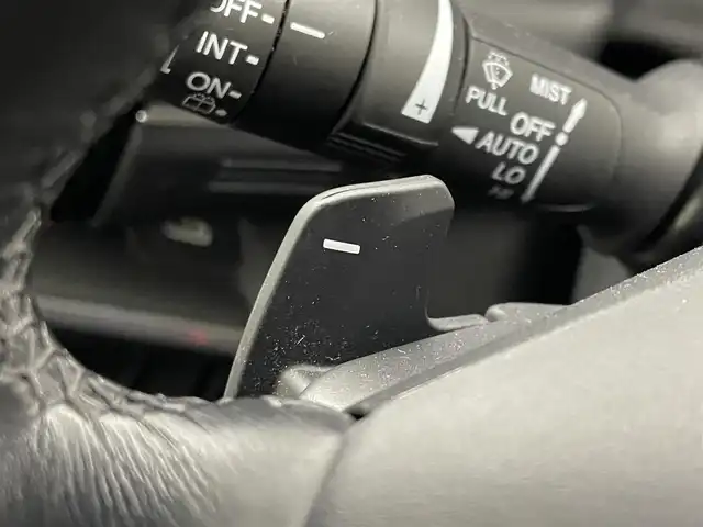 ホンダ ヴェゼル ハイブリッド e:HEV Z 埼玉県 2022(令4)年 2.3万km プレミアムサンライトホワイトパール 純正９インチディスプレイオーディオ　バックカメラ　ＢＳＭ　ビルトインＥＴＣ２．０　ドライブレコーダー　アダプティブクルーズ　ステアリングヒーター　シートヒーター　ワイヤレス充電　オートハイビーム　ＴＶ