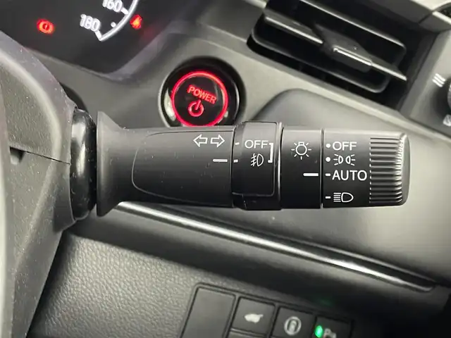 ホンダ ヴェゼル ハイブリッド e:HEV Z 埼玉県 2022(令4)年 2.3万km プレミアムサンライトホワイトパール 純正９インチディスプレイオーディオ　バックカメラ　ＢＳＭ　ビルトインＥＴＣ２．０　ドライブレコーダー　アダプティブクルーズ　ステアリングヒーター　シートヒーター　ワイヤレス充電　オートハイビーム　ＴＶ