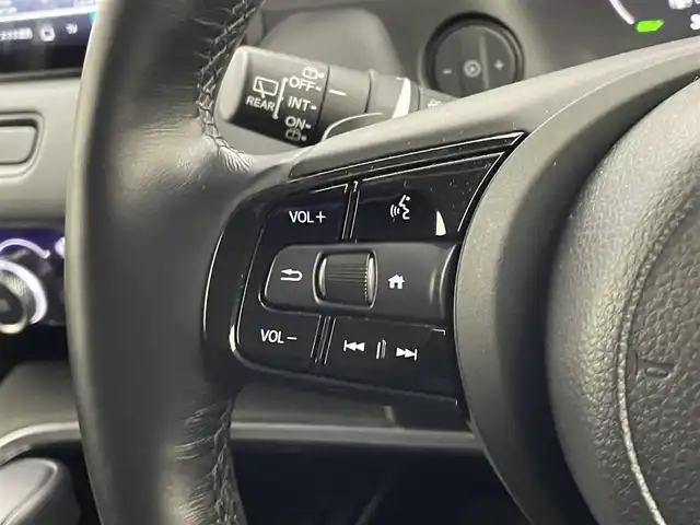 ホンダ ヴェゼル ハイブリッド e:HEV Z 埼玉県 2022(令4)年 2.3万km プレミアムサンライトホワイトパール 純正９インチディスプレイオーディオ　バックカメラ　ＢＳＭ　ビルトインＥＴＣ２．０　ドライブレコーダー　アダプティブクルーズ　ステアリングヒーター　シートヒーター　ワイヤレス充電　オートハイビーム　ＴＶ