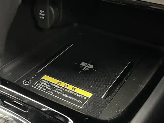 ホンダ ヴェゼル ハイブリッド e:HEV Z 埼玉県 2022(令4)年 2.3万km プレミアムサンライトホワイトパール 純正９インチディスプレイオーディオ　バックカメラ　ＢＳＭ　ビルトインＥＴＣ２．０　ドライブレコーダー　アダプティブクルーズ　ステアリングヒーター　シートヒーター　ワイヤレス充電　オートハイビーム　ＴＶ