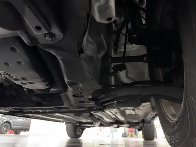 日産 エクストレイル 20Xt ブラックエクストリーマーX エマB 三重県 2017(平29)年 5.7万km ダイヤモンドブラック ガソリン/フルタイム4WD/フロアCVT/メーカー純正7インチナビ QY-7931/（FM/AM/CD/DVD/MusicBox/TV/AUX/USB/iPod/Bluetooth）/インテリジェント アラウンドビューモニター（移動物検知機能付）/ドライブレコーダー 前方/ビルトイン ETC/安全/・エマージェンシーブレーキ/・車線逸脱警報（LDW）/・ふらつき警報/・進入禁止警報/・フロント&バックソナー/・後側方車両検知警報／接近通知（BSW/BSI）/・パーキングアシスト/・ヒルディセントコントロール/・コーナリングスタビティアシスト/・アクティブエンジンブレーキ/装備/・撥水シート/・シートヒーター（D/N）/・ルーフレール/・リモコンオートバックドア/・LEDヘッドランプ（ハイ・ロー）&フロントハロゲンフォグランプ/・インテリジェントオートライトシステム/・ステアリングスイッチ/・左右独立オートエアコン/・純正18inAW/・スマートキーx1/・取/ナビ取/など