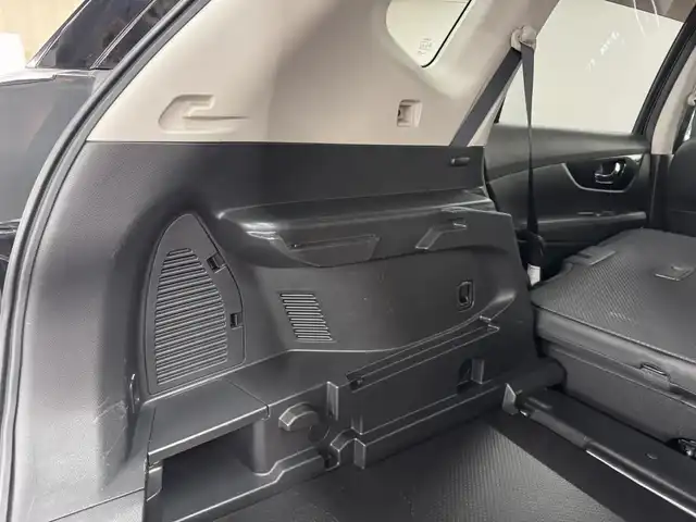 日産 エクストレイル 20Xt ブラックエクストリーマーX エマB 三重県 2017(平29)年 5.7万km ダイヤモンドブラック ガソリン/フルタイム4WD/フロアCVT/メーカー純正7インチナビ QY-7931/（FM/AM/CD/DVD/MusicBox/TV/AUX/USB/iPod/Bluetooth）/インテリジェント アラウンドビューモニター（移動物検知機能付）/ドライブレコーダー 前方/ビルトイン ETC/安全/・エマージェンシーブレーキ/・車線逸脱警報（LDW）/・ふらつき警報/・進入禁止警報/・フロント&バックソナー/・後側方車両検知警報／接近通知（BSW/BSI）/・パーキングアシスト/・ヒルディセントコントロール/・コーナリングスタビティアシスト/・アクティブエンジンブレーキ/装備/・撥水シート/・シートヒーター（D/N）/・ルーフレール/・リモコンオートバックドア/・LEDヘッドランプ（ハイ・ロー）&フロントハロゲンフォグランプ/・インテリジェントオートライトシステム/・ステアリングスイッチ/・左右独立オートエアコン/・純正18inAW/・スマートキーx1/・取/ナビ取/など