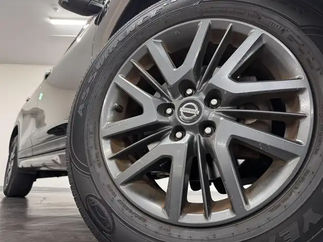 日産 エクストレイル 20Xt ブラックエクストリーマーX エマB 三重県 2017(平29)年 5.7万km ダイヤモンドブラック ガソリン/フルタイム4WD/フロアCVT/メーカー純正7インチナビ QY-7931/（FM/AM/CD/DVD/MusicBox/TV/AUX/USB/iPod/Bluetooth）/インテリジェント アラウンドビューモニター（移動物検知機能付）/ドライブレコーダー 前方/ビルトイン ETC/安全/・エマージェンシーブレーキ/・車線逸脱警報（LDW）/・ふらつき警報/・進入禁止警報/・フロント&バックソナー/・後側方車両検知警報／接近通知（BSW/BSI）/・パーキングアシスト/・ヒルディセントコントロール/・コーナリングスタビティアシスト/・アクティブエンジンブレーキ/装備/・撥水シート/・シートヒーター（D/N）/・ルーフレール/・リモコンオートバックドア/・LEDヘッドランプ（ハイ・ロー）&フロントハロゲンフォグランプ/・インテリジェントオートライトシステム/・ステアリングスイッチ/・左右独立オートエアコン/・純正18inAW/・スマートキーx1/・取/ナビ取/など