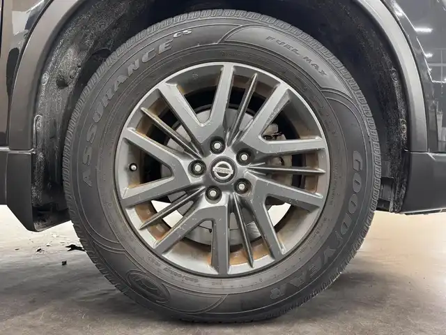 日産 エクストレイル 20Xt ブラックエクストリーマーX エマB 三重県 2017(平29)年 5.7万km ダイヤモンドブラック ガソリン/フルタイム4WD/フロアCVT/メーカー純正7インチナビ QY-7931/（FM/AM/CD/DVD/MusicBox/TV/AUX/USB/iPod/Bluetooth）/インテリジェント アラウンドビューモニター（移動物検知機能付）/ドライブレコーダー 前方/ビルトイン ETC/安全/・エマージェンシーブレーキ/・車線逸脱警報（LDW）/・ふらつき警報/・進入禁止警報/・フロント&バックソナー/・後側方車両検知警報／接近通知（BSW/BSI）/・パーキングアシスト/・ヒルディセントコントロール/・コーナリングスタビティアシスト/・アクティブエンジンブレーキ/装備/・撥水シート/・シートヒーター（D/N）/・ルーフレール/・リモコンオートバックドア/・LEDヘッドランプ（ハイ・ロー）&フロントハロゲンフォグランプ/・インテリジェントオートライトシステム/・ステアリングスイッチ/・左右独立オートエアコン/・純正18inAW/・スマートキーx1/・取/ナビ取/など