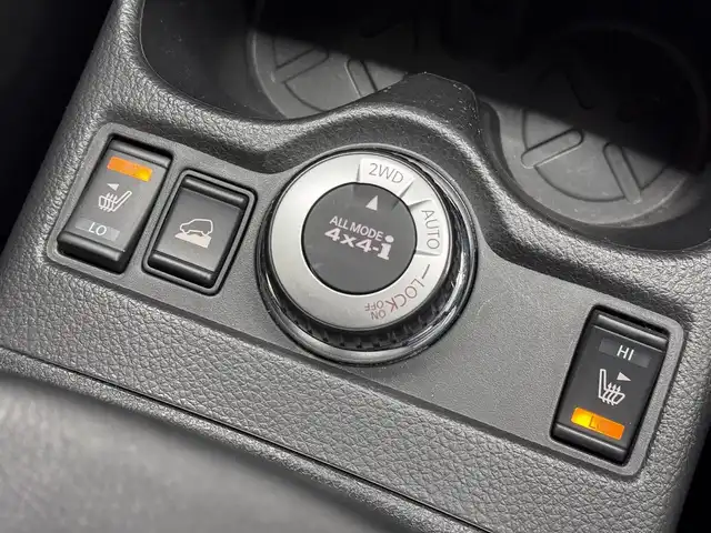 日産 エクストレイル 20Xt ブラックエクストリーマーX エマB 三重県 2017(平29)年 5.7万km ダイヤモンドブラック ガソリン/フルタイム4WD/フロアCVT/メーカー純正7インチナビ QY-7931/（FM/AM/CD/DVD/MusicBox/TV/AUX/USB/iPod/Bluetooth）/インテリジェント アラウンドビューモニター（移動物検知機能付）/ドライブレコーダー 前方/ビルトイン ETC/安全/・エマージェンシーブレーキ/・車線逸脱警報（LDW）/・ふらつき警報/・進入禁止警報/・フロント&バックソナー/・後側方車両検知警報／接近通知（BSW/BSI）/・パーキングアシスト/・ヒルディセントコントロール/・コーナリングスタビティアシスト/・アクティブエンジンブレーキ/装備/・撥水シート/・シートヒーター（D/N）/・ルーフレール/・リモコンオートバックドア/・LEDヘッドランプ（ハイ・ロー）&フロントハロゲンフォグランプ/・インテリジェントオートライトシステム/・ステアリングスイッチ/・左右独立オートエアコン/・純正18inAW/・スマートキーx1/・取/ナビ取/など