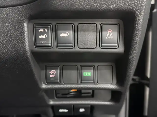 日産 エクストレイル 20Xt ブラックエクストリーマーX エマB 三重県 2017(平29)年 5.7万km ダイヤモンドブラック ガソリン/フルタイム4WD/フロアCVT/メーカー純正7インチナビ QY-7931/（FM/AM/CD/DVD/MusicBox/TV/AUX/USB/iPod/Bluetooth）/インテリジェント アラウンドビューモニター（移動物検知機能付）/ドライブレコーダー 前方/ビルトイン ETC/安全/・エマージェンシーブレーキ/・車線逸脱警報（LDW）/・ふらつき警報/・進入禁止警報/・フロント&バックソナー/・後側方車両検知警報／接近通知（BSW/BSI）/・パーキングアシスト/・ヒルディセントコントロール/・コーナリングスタビティアシスト/・アクティブエンジンブレーキ/装備/・撥水シート/・シートヒーター（D/N）/・ルーフレール/・リモコンオートバックドア/・LEDヘッドランプ（ハイ・ロー）&フロントハロゲンフォグランプ/・インテリジェントオートライトシステム/・ステアリングスイッチ/・左右独立オートエアコン/・純正18inAW/・スマートキーx1/・取/ナビ取/など