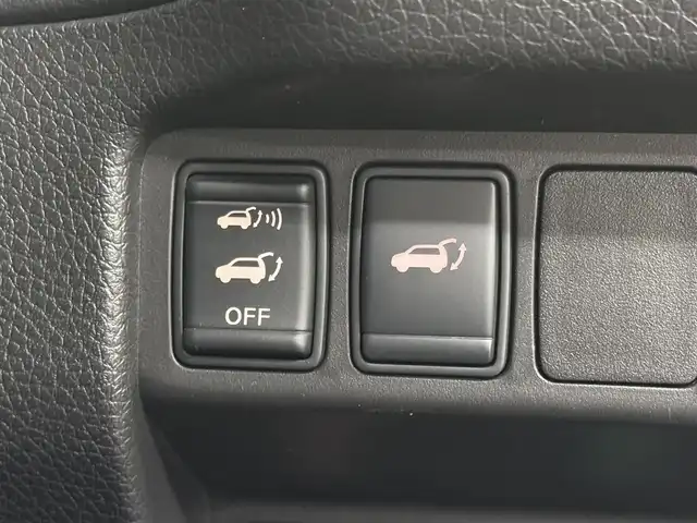 日産 エクストレイル 20Xt ブラックエクストリーマーX エマB 三重県 2017(平29)年 5.7万km ダイヤモンドブラック ガソリン/フルタイム4WD/フロアCVT/メーカー純正7インチナビ QY-7931/（FM/AM/CD/DVD/MusicBox/TV/AUX/USB/iPod/Bluetooth）/インテリジェント アラウンドビューモニター（移動物検知機能付）/ドライブレコーダー 前方/ビルトイン ETC/安全/・エマージェンシーブレーキ/・車線逸脱警報（LDW）/・ふらつき警報/・進入禁止警報/・フロント&バックソナー/・後側方車両検知警報／接近通知（BSW/BSI）/・パーキングアシスト/・ヒルディセントコントロール/・コーナリングスタビティアシスト/・アクティブエンジンブレーキ/装備/・撥水シート/・シートヒーター（D/N）/・ルーフレール/・リモコンオートバックドア/・LEDヘッドランプ（ハイ・ロー）&フロントハロゲンフォグランプ/・インテリジェントオートライトシステム/・ステアリングスイッチ/・左右独立オートエアコン/・純正18inAW/・スマートキーx1/・取/ナビ取/など